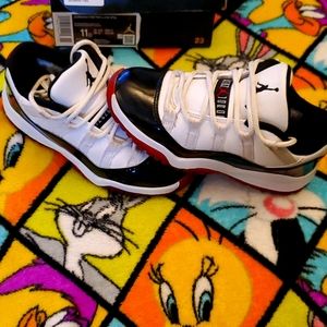 Jordan 11 Retro Low Concord Bred